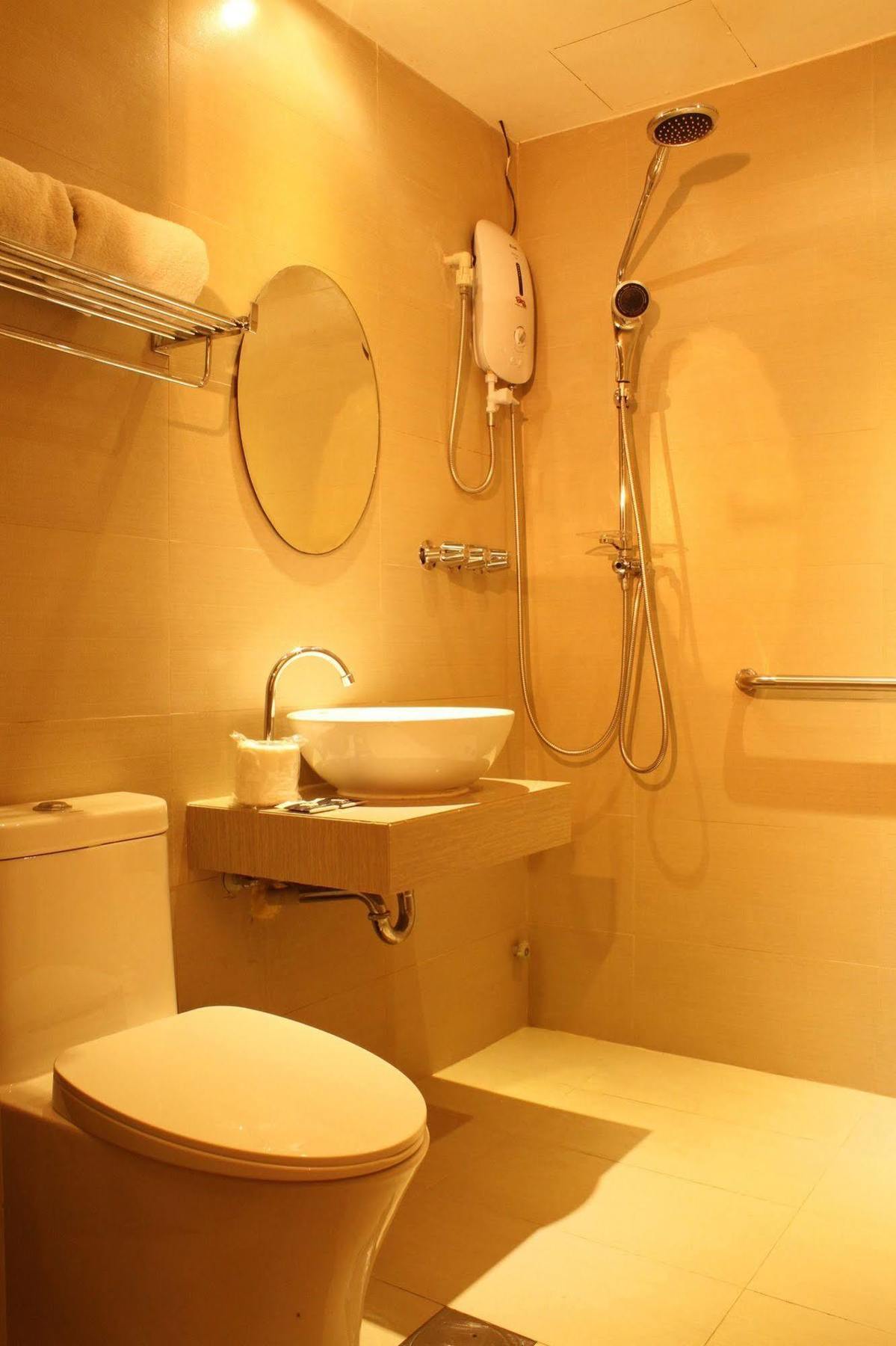Swagman Hotel Манила Екстериор снимка