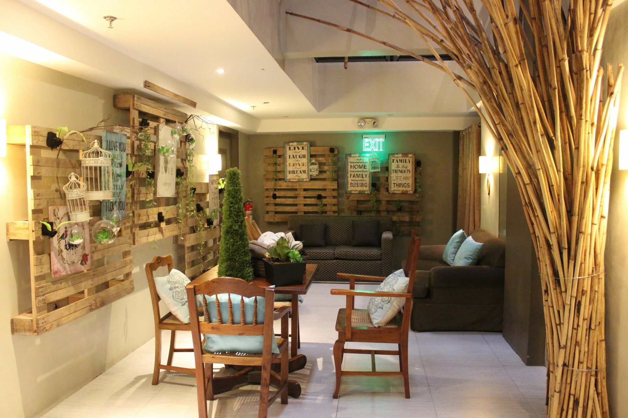 Swagman Hotel Манила Екстериор снимка